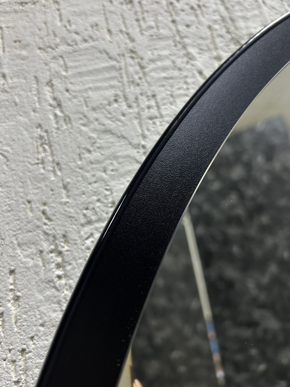 Біле кругле дзеркало з підсвічуванням 800 мм