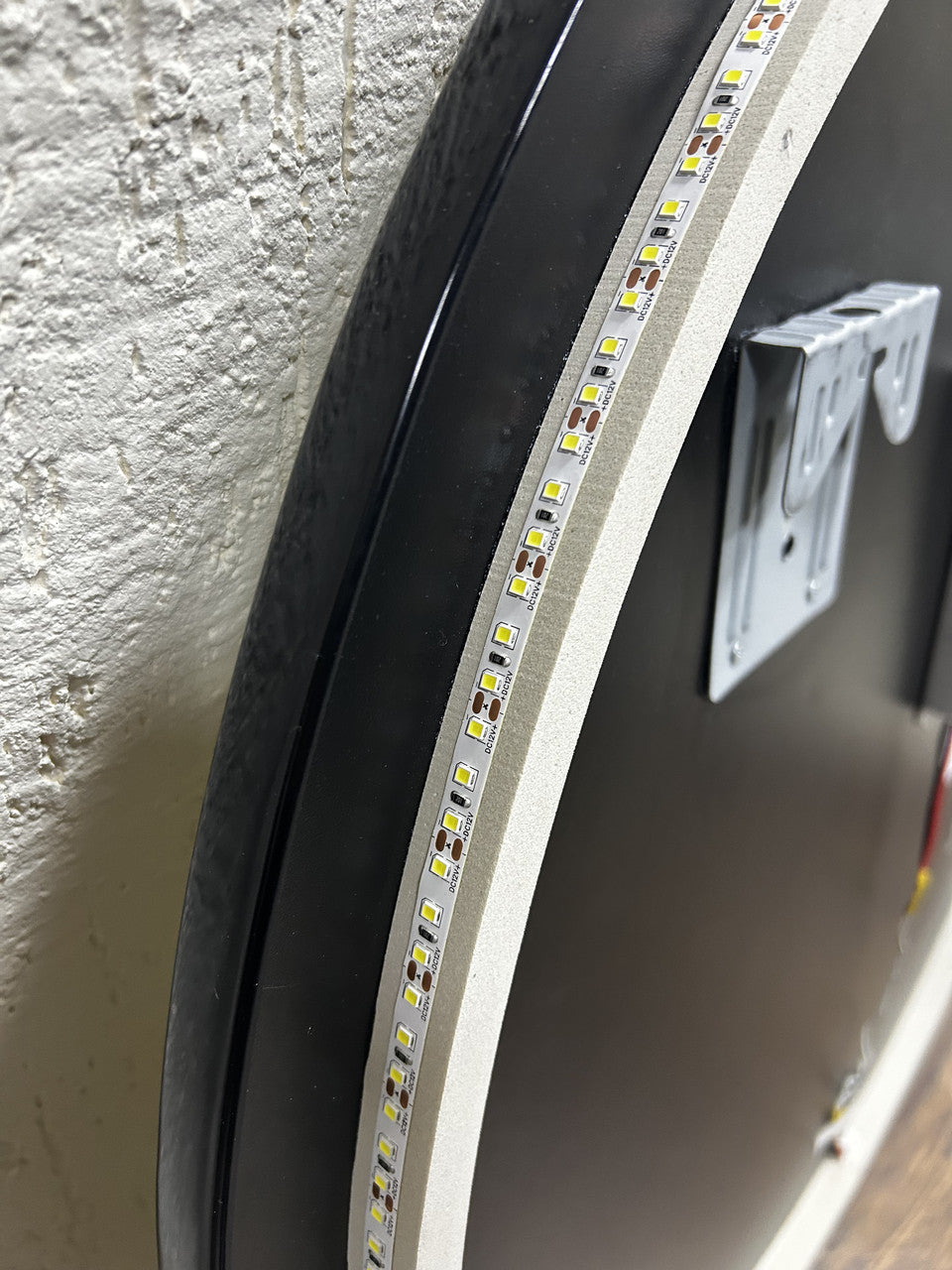 Біле кругле дзеркало з підсвічуванням 800 мм