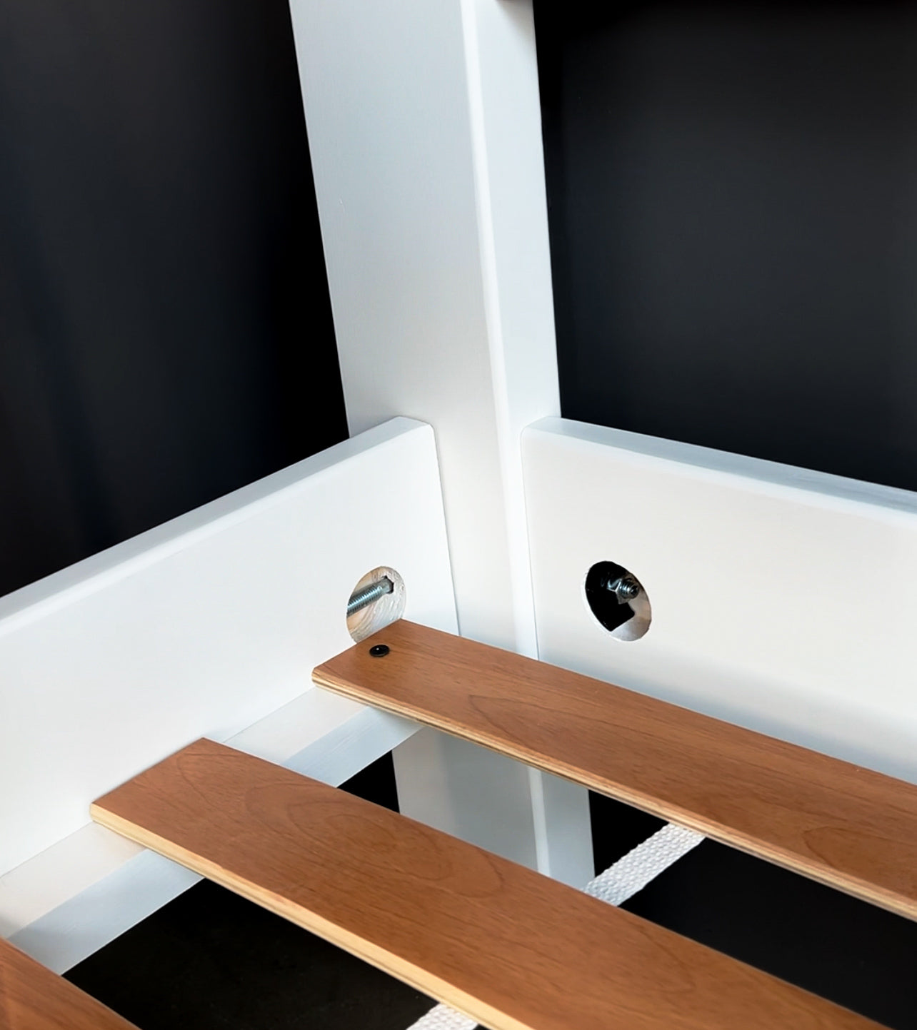 Двуспальная кровать Mebigrand Колумбия 160х200 см Белый (DMBG-2715)