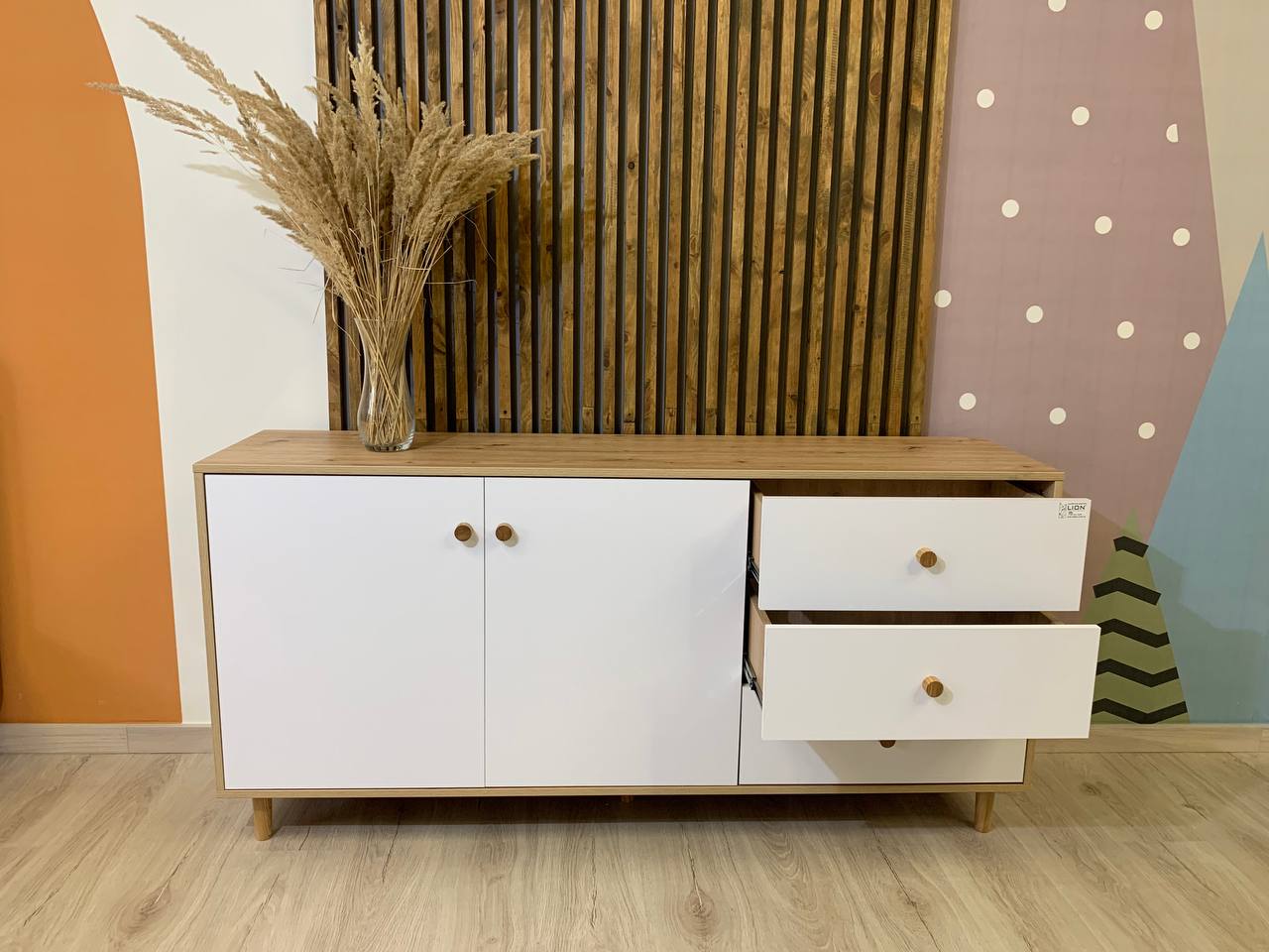 Комод LION Хьюге-5 Дуб Артизан/Нимфея Альба (белый) (LION-041010)