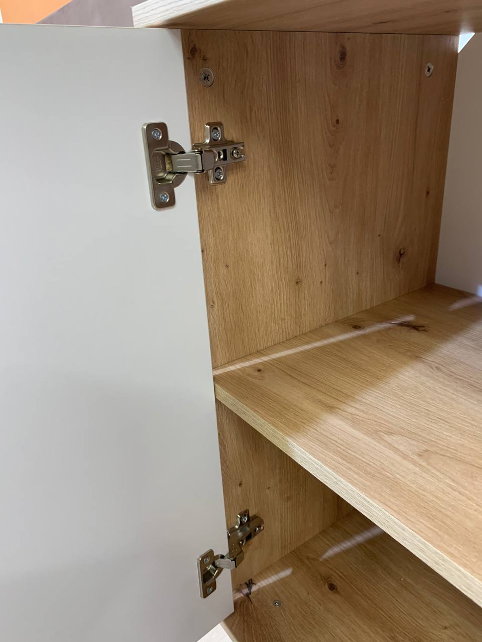 Комод LION Хьюге-5 Дуб Артизан/Нимфея Альба (белый) (LION-041010)