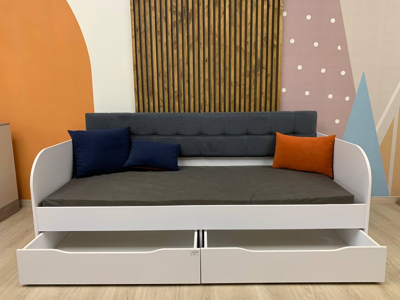 Детская полуторная кровать LION Л-7 с ящиками и ламелями Лили-95 120x200 см Кашемир (LION-044250)