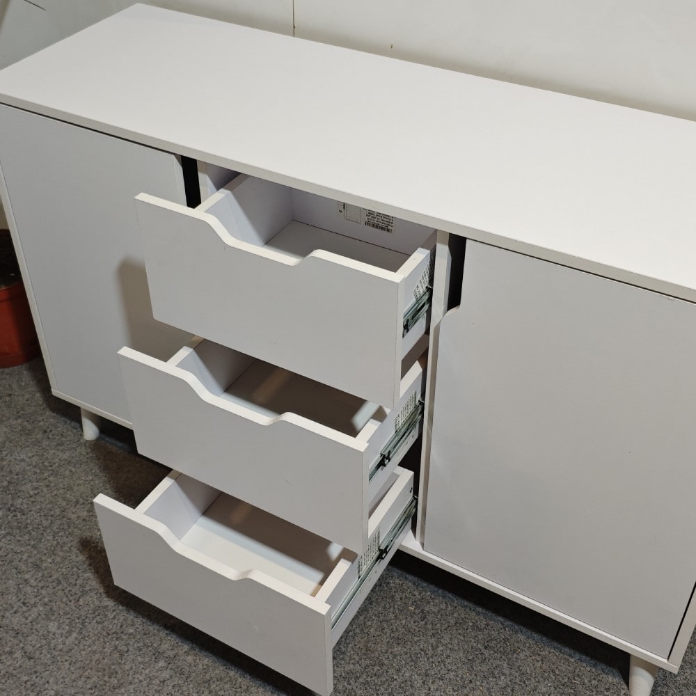 Комод в гостиную с ножками в цвете Орех светлый М-ЗОН Борн 1200 Нимфея Альба (белый) (MZN-031097)