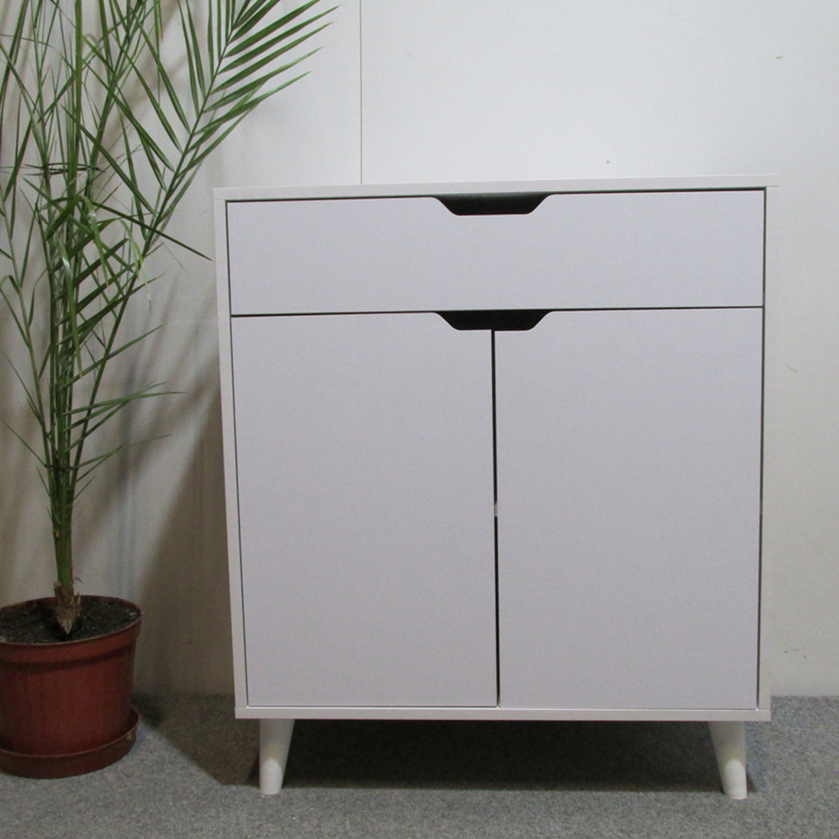 Комод в гостиную с ножками в цвете Орех светлый М-ЗОН Борн 750 Дуб Артизан (MZN-031044)