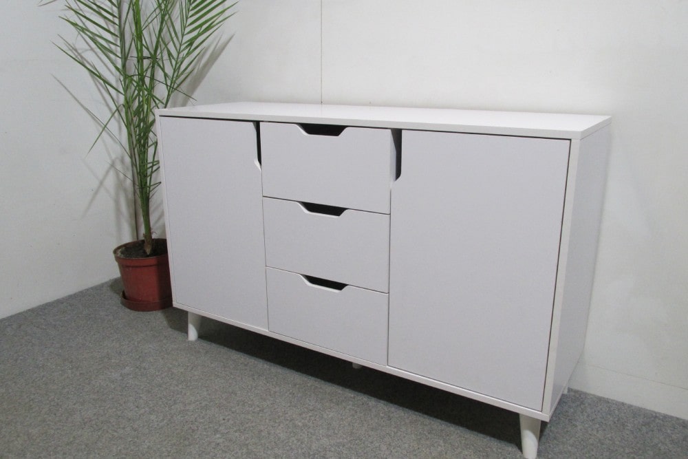 Комод в гостиную с черными ножками М-ЗОН Борн 1200 Дуб артизан/Нимфея Альба (белый) (MZN-031093)