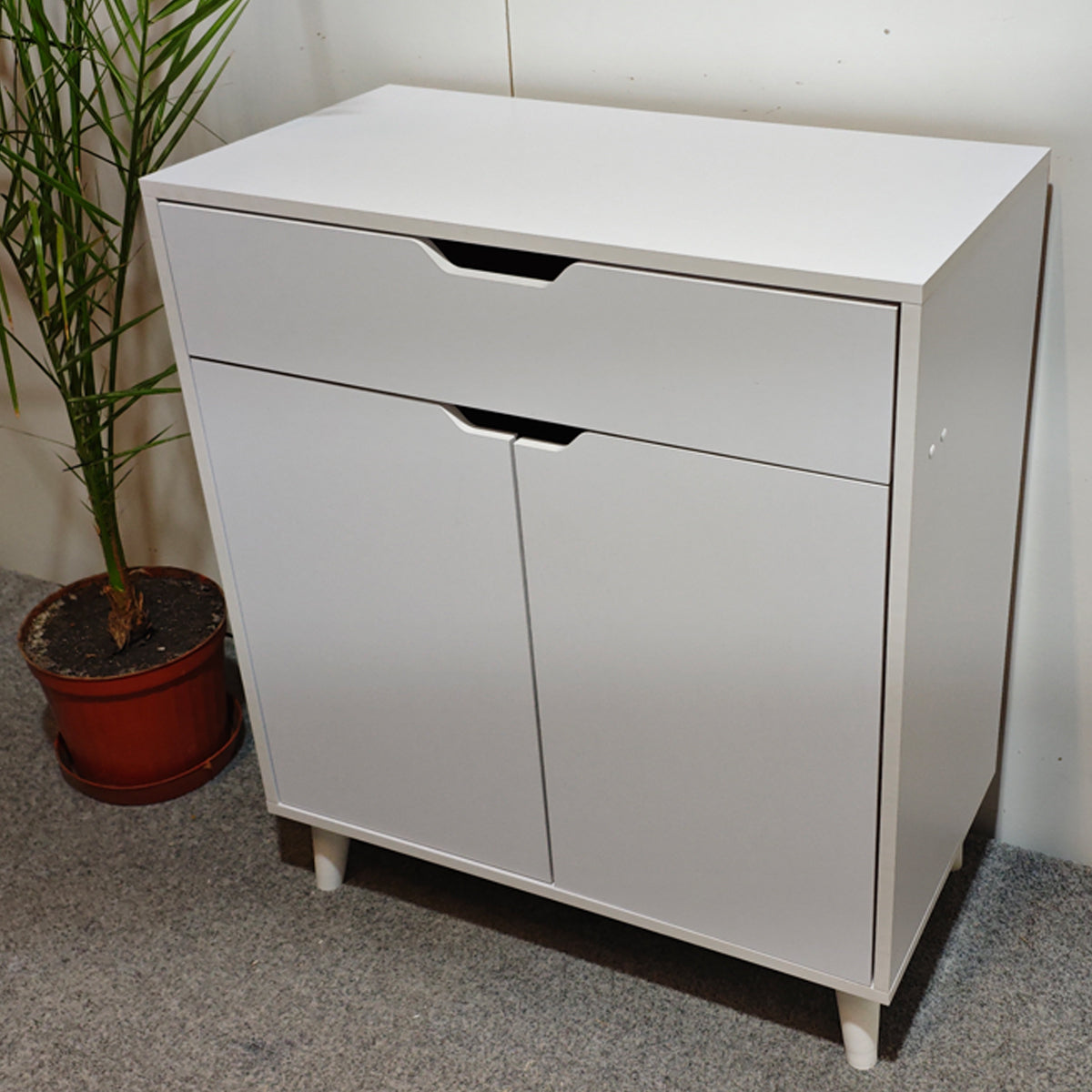 Комод в гостиную с ножками в цвете Орех светлый М-ЗОН Борн 750 Дуб Артизан/Антрацит (MZN-031045)